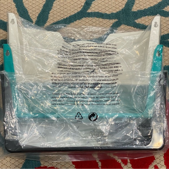 3-Pack Simple Houseware Single Pocket Wall Mount File Holder, Assorted Colors* - Picture 2 of 6